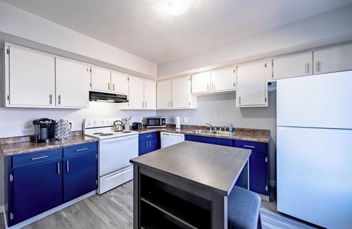 Champaign Apartment | Comfortable Townhome in Southwest Champaign