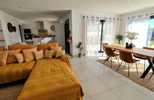 Bages Villa | Comfortable villa with private pool in quiet, secure residence