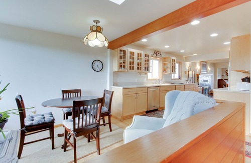 Lopez Island House | Comfortable waterfront home with stunning views