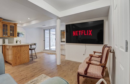 Whitby House | Comfortable Whitby 2 Bedroom Lower Suite