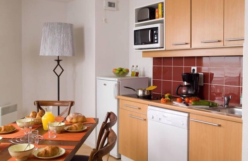 Cayeux-sur-Mer Apartment | Comfortably furnished apartment with a sea view