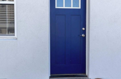 Fifth Ward Apartment | Comfy 1BR unit off Thames St with Parking
