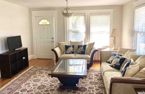 Watertown House | Comfy 2BR House Close to Harvard, MIT,BU & Boston