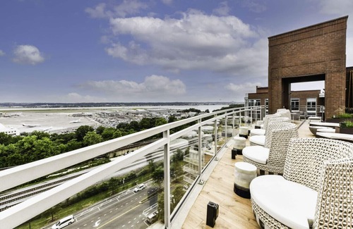 Crystal City Apartment | Comfy 2BR Oasis with Scenic Rooftop & Gym
