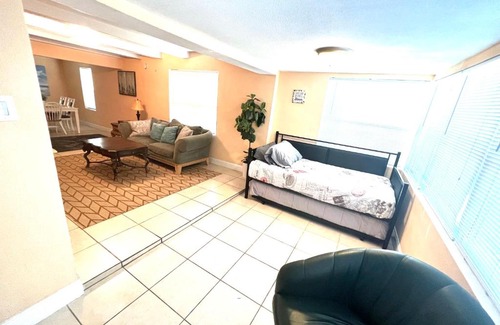 Delray Beach House | Comfy 3br Home in Downtown Delray - 6min to Beach