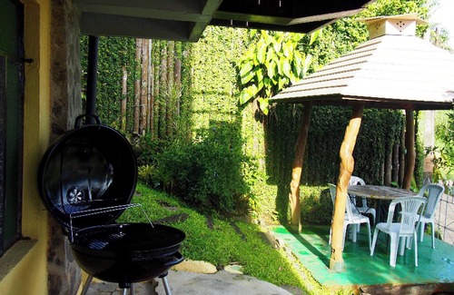 Tagaytay Cabin | Comfy and homey suite with kitchen and gazebos