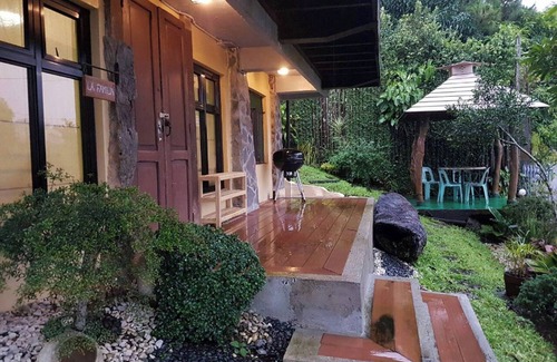 Tagaytay Cabin | Comfy and homey suite with kitchen and gazebos