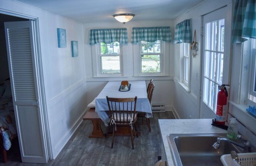 West Harwich House | Comfy Cape Cod cottage, sleeping 6, just .4 miles to the beach.