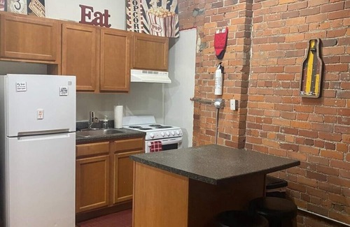 Detroit Apartment | Comfy Downtown Detroit Loft with free parking.