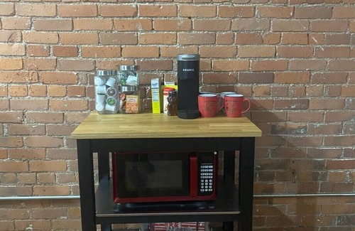 Detroit Apartment | Comfy Downtown Detroit Loft with free parking.