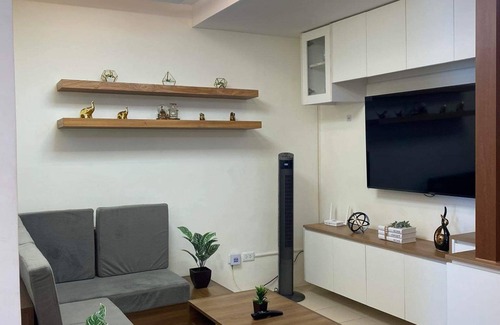 Tondo Condo | Comfy home away from home
