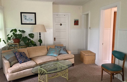 Marquette House | Comfy home close to NMU