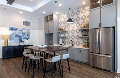 Bay Lake Apartment | Comfy King Bed Apt w/Pool & Gym and Close to Parks
