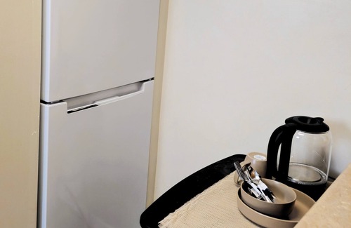South Gate House | Comfy King Private Suite Near UMD BWMC & BWI with Pool Table and Treadmill.