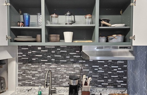 Tropic Palms Apartment | Comfy Luxury Studio Apt. Has it all ! Close to Everything .