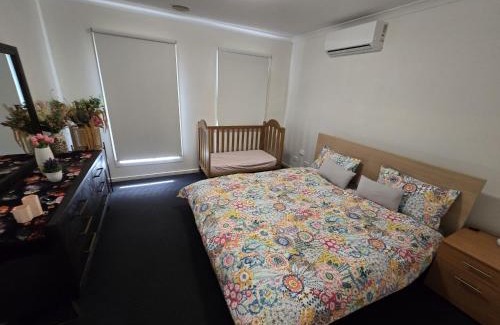 Melton South House | Comfy nest 4 bed room family house