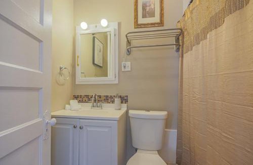 Forest Park Apartment | Comfy One Bed Apartment in Forest Park