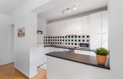 Travancore Apartment | Comfy One-Bedroom Unit Between City and Airport