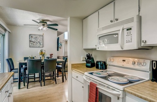 Highline Villages House | *Comfy & Relaxing Home* Close To Shopping Centers