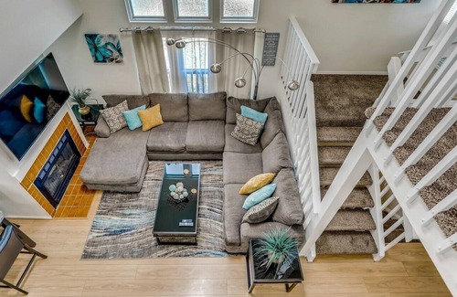 Highline Villages House | *Comfy & Relaxing Home* Close To Shopping Centers