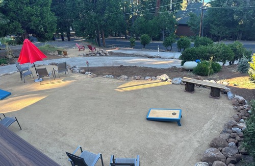 Lake Almanor Country Club House | Comfy retreat at LACC! Lake views! Central A/C! Amazing front/back yards!