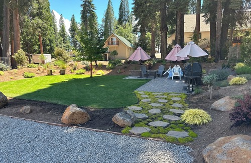 Lake Almanor Country Club House | Comfy retreat at LACC! Lake views! Central A/C! Amazing front/back yards!