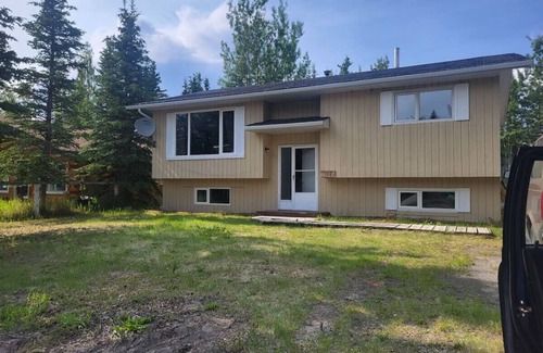 Haines Junction House | Comfy Room in Haines Junction
