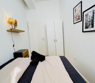Ottakring Apartment | Comfy Rooms in a Shared Apt, 8Min to Rathausplatz