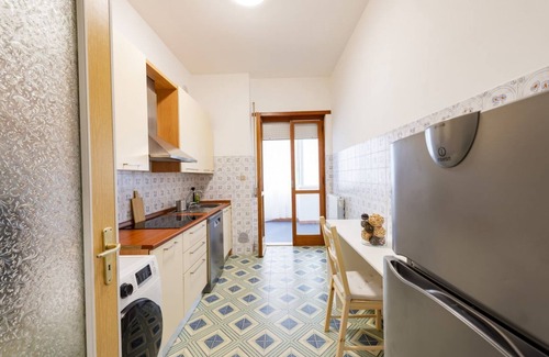 Montesilvano Apartment | Comfy Sea View Apt. with Covered Balcony & Parking