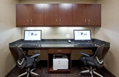 Minnetonka House | Commercial center near downtown Minneapolis