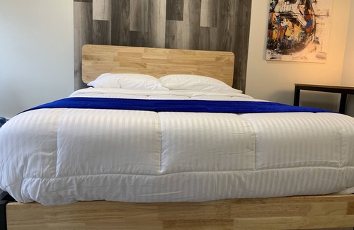 Whyte ave Hotel | Commercial Hotel