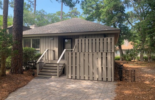 West Beach Cottage | Community Pool! Sunroom and Lagoon View, Greenslake Cottage with 2 bedrooms