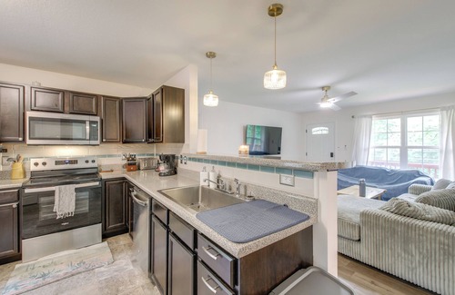 Knoxville House | Commuter-Friendly Home: 3 Mi to Dtwn Knoxville!