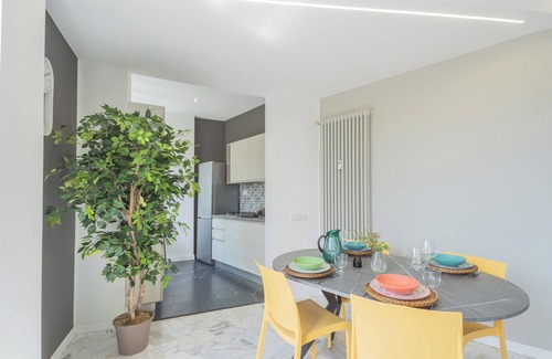 Como Apartment | Como Panorama - Two Bedroom Apartment, Sleeps 5