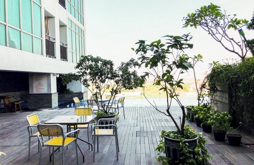 Siwalankerto Apartment | Compact And Strategic Studio At Tamansari Papilio Apartment