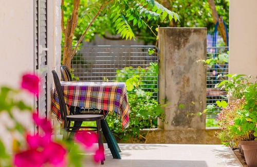 Tomicici Apartment | Compact studio near the sea