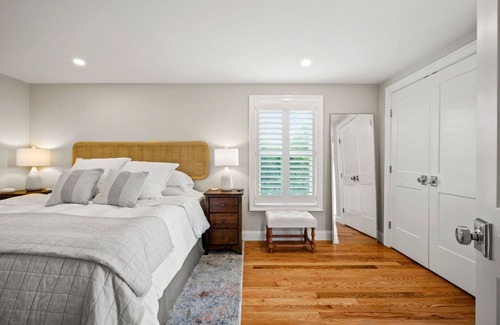 Narragansett House | Compass Rose-Coastal Chic Home Walk to Beach!