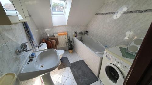 Mochtin Apartment | Complete living with a garden