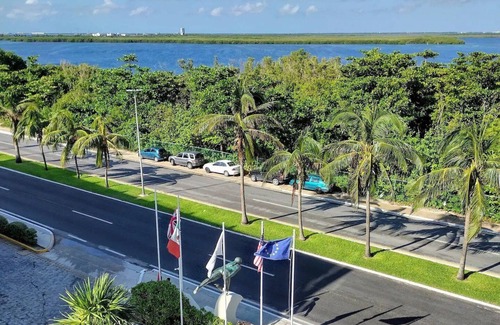 Punta Cancun Apartment | Complete Ocean front view Apartment + kitchen + bathroom 2 beds for 4 people