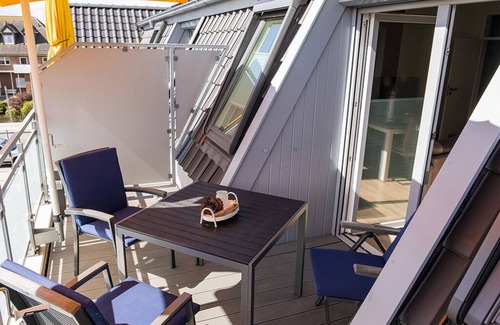 Norddeich Apartment | Completed in early 2017, this 80 sqm penthouse apartment in Norddeich's prime location is certainly one of the most beautiful (vacation) apartments on the entire North Sea coast.