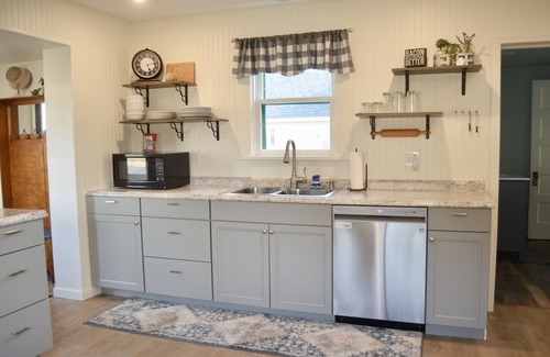 White Sulphur Springs House | Completely Renovated Home with Mountain Views