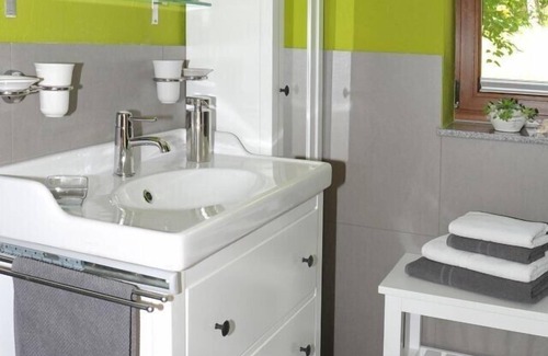 Neuwernsdorf Apartment | completely reconstructed non smoking and pet-free apartment for 4persons