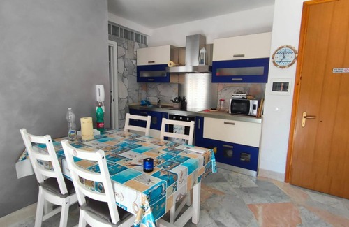 Rosapineta Apartment | Completely refurbished flat near the beach