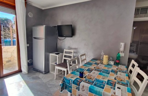 Rosapineta Apartment | Completely refurbished flat near the beach