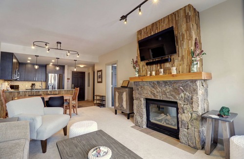 Copper Mountain Condo | Completely Remodeled Center Village Condo PP409