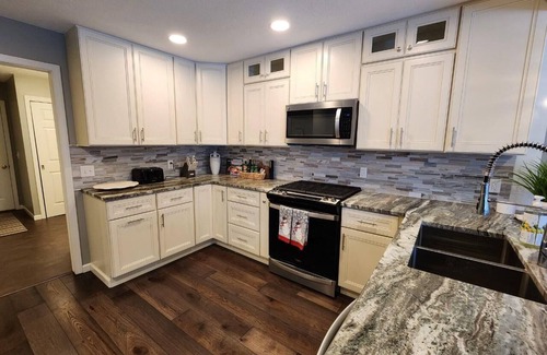 Birchwood Farms Condo | Completely remodeled Up North condo near clubhouse at Birchwood Farms