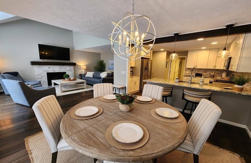 Birchwood Farms Condo | Completely remodeled Up North condo near clubhouse at Birchwood Farms