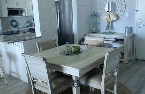 Villa Sabine Condo | Completely renovated 1 bedroom on first floor Sabine Yacht and Racquet Club