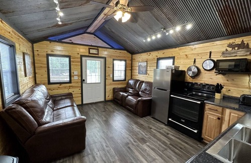 Annapolis Cabin | Completely Renovated in May 2023