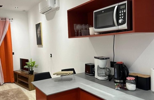 Cayenne House | Complex Montabo Spirit